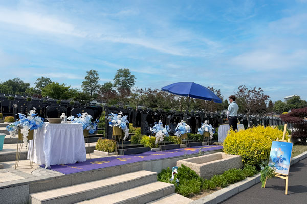 沈阳墓地花坛葬和树葬有什么区别？